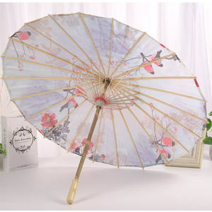 Parapluie personnalisé en papier huilé fait à la main manche en bois parapluie de mariage droit de style japonais logo résistant au vent élevé disponible - Product Image 3