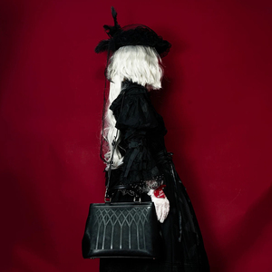 Borsa Gotica con Design dell'Albero della Vita |   Borsa tote in stile Dark Fantasy Asgard con cerniera |   Pronta Consegna e Personalizzazione OEM - Product Image 6