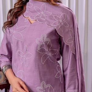 ARTRIDDHS Venta al por mayor Formal Kurti Set con pantalón y Dupatta Fabricado en India - Product Image 1