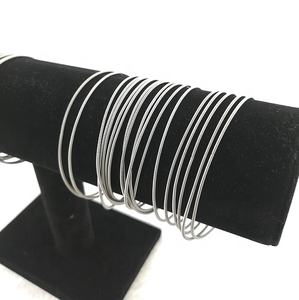 थोक गिटार स्ट्रिंग स्टेनलेस स्टील का तार वसंत तार कंगन - Product Image 6