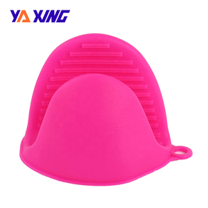 Maniques de <span class=keywords><strong>four</strong></span> en <span class=keywords><strong>silicone</strong></span> épaisses et résistantes à la chaleur, fabriquées en matériau de qualité alimentaire supérieure - Product Image 6