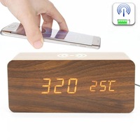 Kabellose Ladestation LED Digitaler Wecker mit Schnellladung 5W Art-Deco-Design PVC-Material für Schreibtischnutzung