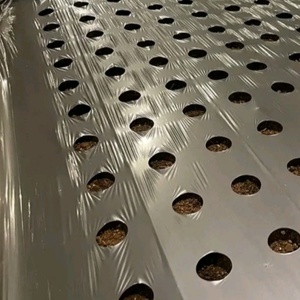 Plástico para acolchado agrícola plateado y negro, película de doble capa plateada que refleja la luz y negra que elimina las malas hierbas - Product Image 4