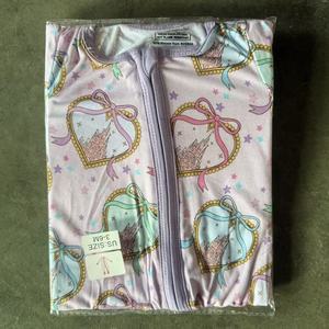 Toptan Bambu Bebek Kıyafetleri Gizemli Paketler Günlük Baskılı Hazır Kıyafetler Gizemli Bambu Kutular Fermuarlı Pijamalar Kör Kutu - Product Image 2