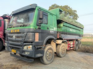 Camion benne d'occasion HOWO 8*4, prix avantageux, excellent état, camion benne HOWO d'occasion à vendre - Product Image 6