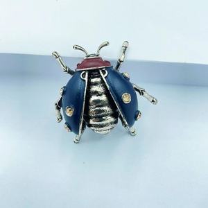 Yunlv เข็มกลัดสีน้ำมันรูปแมลงเต่าทอง, เสื้อโค้ทสเวตเตอร์สูทเครื่องประดับและเข็มกลัดอัลลอยด์ใหม่ทันสมัย - Product Image 4