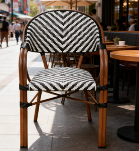 Chaise de bistrot de style français Yoshen en noir et blanc pour l'extérieur, chaise de jardin, chaise de patio - Product Image 1