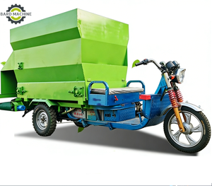 Camion épandeur d'ensilage mobile à moteur diesel avec tricycle pour l'épandage d'aliments en plein air sur les fermes - Product Image 3