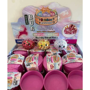 ของเล่นบีบลดความเครียดรูปกวางคริสต์มาส SY New Crystal Kawaii แบบกลิตเตอร์  รูปทรงเกี๊ยวซาลาเปา  บรรจุในกล่องสุ่ม  สามารถปรับแต่งโลโก้ได้  วัสดุ PU - Product Image 3