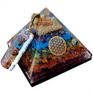 Pirámide de <span class=keywords><strong>Orgonita</strong></span> de Cristal Real de Siete Chakras, Kit de Protección y Sanación Energética, Hecho en China - Product Image 1