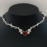 Collier ras du cou esthétique Goth Cœur du Diable en fil barbelé, Bijoux Punk Hip Hop Y2K, Chaîne à maillons en alliage de zinc avec petites épines style vampire, Cadeau