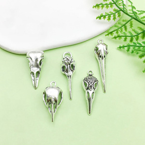 Pendentif en alliage d'argent antique rétro en forme de crâne d'oiseau, formes variées pour accessoires de bijoux DIY - Product Image 1