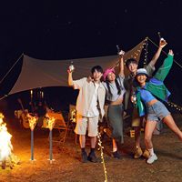 Torche à cire d'extérieur de 60 cm pour camping, randonnée, pique-nique, aventure, lampe torche à la paraffine avec poignée en bois