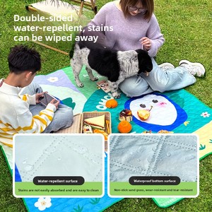 Tapis de pique-nique pliable carré imperméable et résistant à <span class=keywords><strong>l</strong></span>'humidité pour le <span class=keywords><strong>camping</strong></span> en plein air, <span class=keywords><strong>les</strong></span> sorties printanières et <span class=keywords><strong>les</strong></span> excursions des enfants - Product Image 2