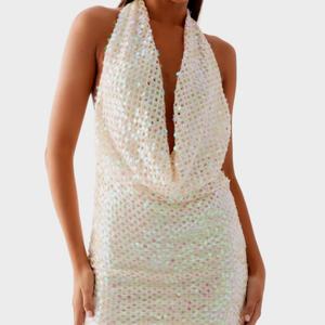 ชุดเดรสปักเลื่อมแฟชั่นยุโรปและอเมริกาสุดเซ็กซี่ พร้อมสายคาดเอว ระบายอากาศได้ดี เหมาะสำหรับงานปาร์ตี้คริสต์มาสช่วงฤดูใบไม้ร่วง ของแท้จากโรงงาน ขายดี - Product Image 1