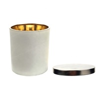 Pot à bougie cylindrique blanc mat de 8 oz avec récipient à bord doré, couvercle en bois personnalisé et emballage en boîte pour la décoration de Noël à la maison