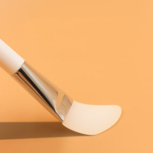 Pinceau applicateur de masque facial en silicone à manche en bois avec logo personnalisé - Product Image 6