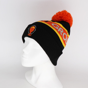 Gorro de Invierno con Borlas y Rayas Jacquard para Marca Corporativa, Ideal para Uniformes Industriales y Ropa de Trabajo - Product Image 5
