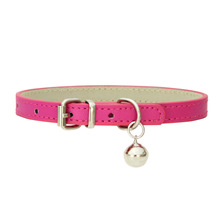 Collar de Cuero PU para Perros Pequeños y Gatos con Campana de Satén y Detalles de Cobre, Hierro y Aluminio, Diseño Sólido - Product Image 4