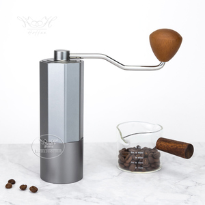 Moulin à café manuel personnalisé 5 étoiles avec broyeur en acier inoxydable et poignée incurvée HF-KCG040 PR - Product Image 4