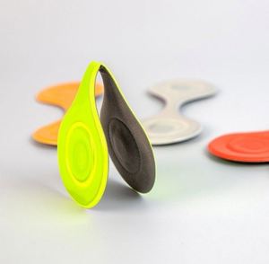 Clip magnétique réfléchissant léger non sensoriel, fixation haute visibilité pour la course nocturne, le cyclisme et la sécurité en extérieur - Product Image 2