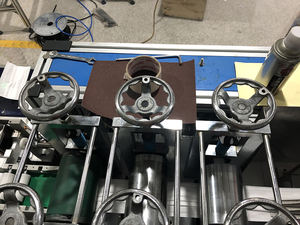 Semi ear <span class=keywords><strong>loop</strong></span> <span class=keywords><strong>3</strong></span> strati di tessuto non tessuto maschera viso monouso che fa la macchina - Product Image 6