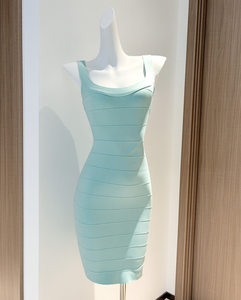 L4659- Abito da Sera Elegante di Alta Qualità, Stile Retrò, Senza Maniche, in Maglia Aderente, con Spalline Sottili, Mini Abito Aderente - Product Image 1