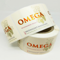 Étiquettes adhésives personnalisées en vinyle avec logo OMEGA estampé or et code-barres pour l'industrie de l'emballage du vin sur les étiquettes de vin rouge