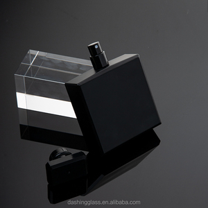 Flacone di Profumo di Lusso da 50ml per Uomo, Bottiglia in Vetro Bianco con Erogatore a Pompa, Forma Quadrata, Cosmetico 02 - Product Image 1
