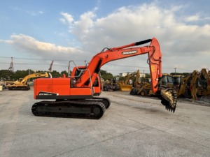 รถขุดตีนตะขาบ Doosan DX140lc-9c มือสอง ขนาด 14 ตัน สำหรับงานดิน พร้อมเครื่องยนต์ เกียร์ มอเตอร์ แบริ่ง ปี 2024 จากเซี่ยงไฮ้ บุ้งกี๋ขนาด 0.51 เมตร รับประกัน 6 เดือน - Product Image 5