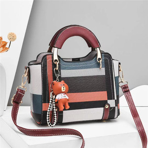 <span class=keywords><strong>2022</strong></span> femmes petit ours pendentif bandoulière sacs à main fermeture éclair couture Technique élégant commerce extérieur sacs à bandoulière explosif - Product Image 4