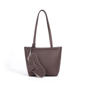 Bolso Tote de Cuero Genuino Estilo Preppy Vintage con Logotipo Personalizado y Correa para el Hombro para Mujer, Calidad Premium - Product Image 6