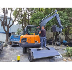 Mini-excavatrice sur roues DX60W 5,7 tonnes, norme chinoise <span class=keywords><strong>Stage</strong></span> IV, godet de 0,18 m³, compatible avec plusieurs accessoires (brise-roche, grappin) - Product Image 6