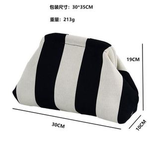 Sac à main en tricot ondulé avec logo personnalisé, grande capacité, sac à clipser, sac à maquillage tendance pour femmes - Product Image 2