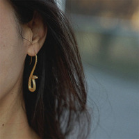 Boucles d'oreilles pour femmes en alliage de zinc, style européen et américain, personnalisées, design Serpent du Zodiaque, plaqué or, style exagéré