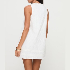 Vestido Mini Sexy de Encaje con Cuello Cuadrado para Mujer, Diseño Personalizado, Elegante, Sin Mangas, Sencillo, de Algodón Blanco, para Damas - Product Image 2