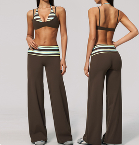 Conjunto Deportivo de 2 Piezas para Mujer: Top Halter a Rayas y Pantalones de Yoga de Cintura Alta y Pierna Ancha, Transpirable, de Spandex y Poliéster - Product Image 1