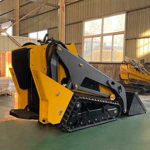 Nhà Máy Trực Tiếp V1000 Nhỏ Gọn Đứng Trên <span class=keywords><strong>Loader</strong></span> Mini Skidsteer Với Cao Su Theo Dõi <span class=keywords><strong>CE</strong></span> Epa Chứng Nhận Kubota Động Cơ Phía Trước Xô - Product Image 3