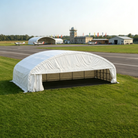 Tente hangar pour avions à structure galvanisée à chaud, pour club d'aéronautisme, emplacement de stationnement pour avions légers et briefing des pilotes étudiants
