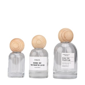 Botella de Perfume de 100 ml de Vidrio con Atomizador y Tapa de Madera para Viajes, Almacenamiento de Fragancias - Product Image 5