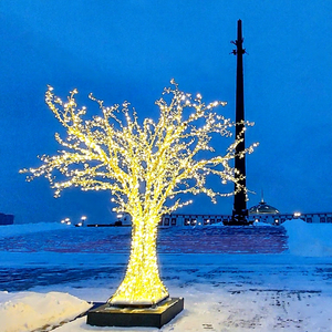 Arbre en métal illuminé pour décorer les allées, les places et les zones événementielles avec une forme de Noël distinctive - Product Image 1