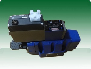 Válvula Direccional Proporcional 4WRL 25 V370M-3X/G24Z4/M 0811404405, Hidráulica, Ajustable, Proporcional - Product Image 4