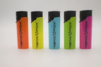 Briquet électronique moderne personnalisable, design coupe-vent avec logo laser pour cigares et cigarettes