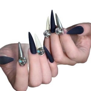 <span class=keywords><strong>Uñas</strong></span> Postizas Stiletto en Negro, <span class=keywords><strong>Blanco</strong></span> y Plateado <span class=keywords><strong>con</strong></span> Grandes Cristales, Puntas de <span class=keywords><strong>Uñas</strong></span> Acrílicas Reutilizables para Eventos de Estilo Urbano - Product Image 5