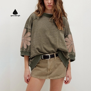 <span class=keywords><strong>Felpa</strong></span> Oversize Personalizzabile con Lavaggio Minerale, Patchwork Floreale con Cuciture a Vista, Maniche a 3/4, Spalle Cadenti, Stile Grunge - Product Image 1