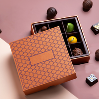 Factory Custom Paper Chocolate Box Süßigkeiten Geschenkset Verpackungs box mit Gold blister einsatz und Tasche zum Verschenken