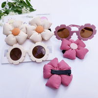 Lot de pinces à cheveux en tissu à fleurs personnalisées pour enfants et lunettes de soleil fantaisie amusantes pour petites filles – Accessoires capillaires en gros