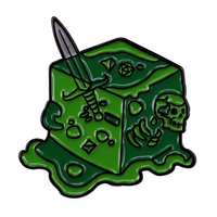 Broche en alliage de zinc émaillé YHY C2985 Dragon sur D20, inspirée des Donjons, badge de jeu, bijoux de mode, décoration