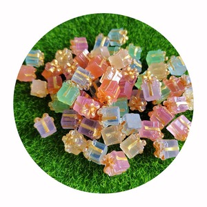 Boîte cadeau de Noël 3D phosphorescente, miniatures en résine, boîtes de Noël lumineuses, jouets pour maison de poupée, mini-modèles pour la fabrication de bijoux - Product Image 3