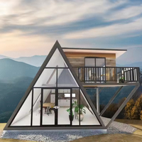 Maison préfabriquée A-Frame Villas triangulaires double couche avec balcon modulaire de luxe avec terrasses pour hôtels Maison préfabriquée